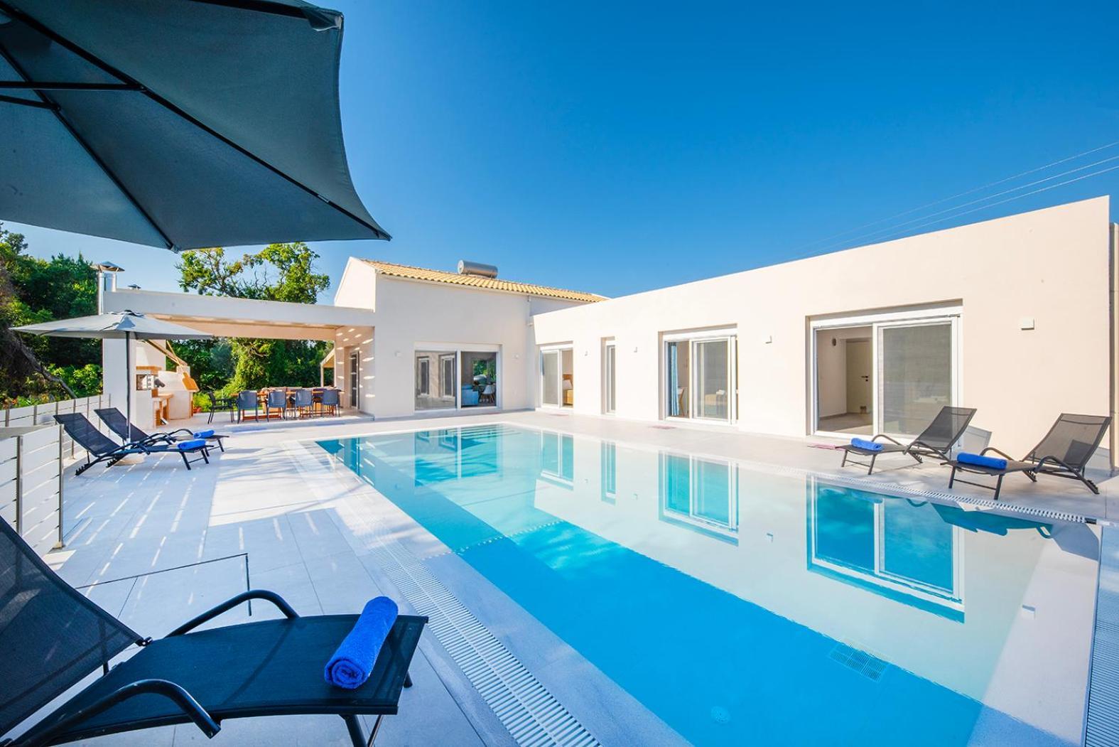 Villa Ami, Roda, Corfu: 10 Guests, Heated Pool, Private Mini Golf, Pool Table & More!! Exterior foto