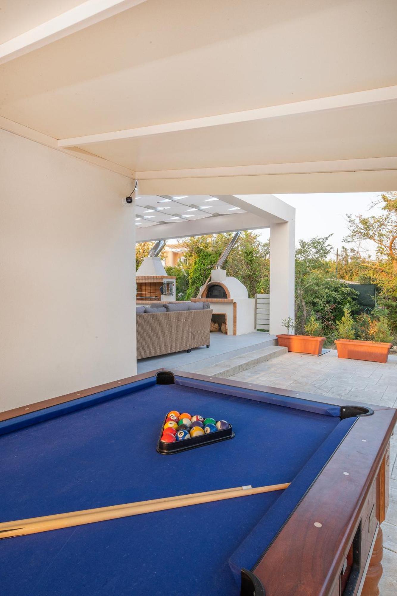 Villa Ami, Roda, Corfu: 10 Guests, Heated Pool, Private Mini Golf, Pool Table & More!! Exterior foto